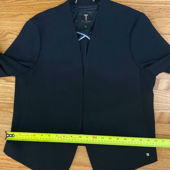 Ted Baker black blazer. Three quarter length ruched sleeves. TB 3 / US8 / US10 - Picture 8 of 9